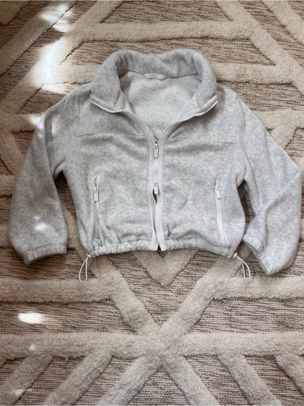 Alo Fleece Retreat Cropped Jacket White Heather Grey XS Cozy Mountain Retreat